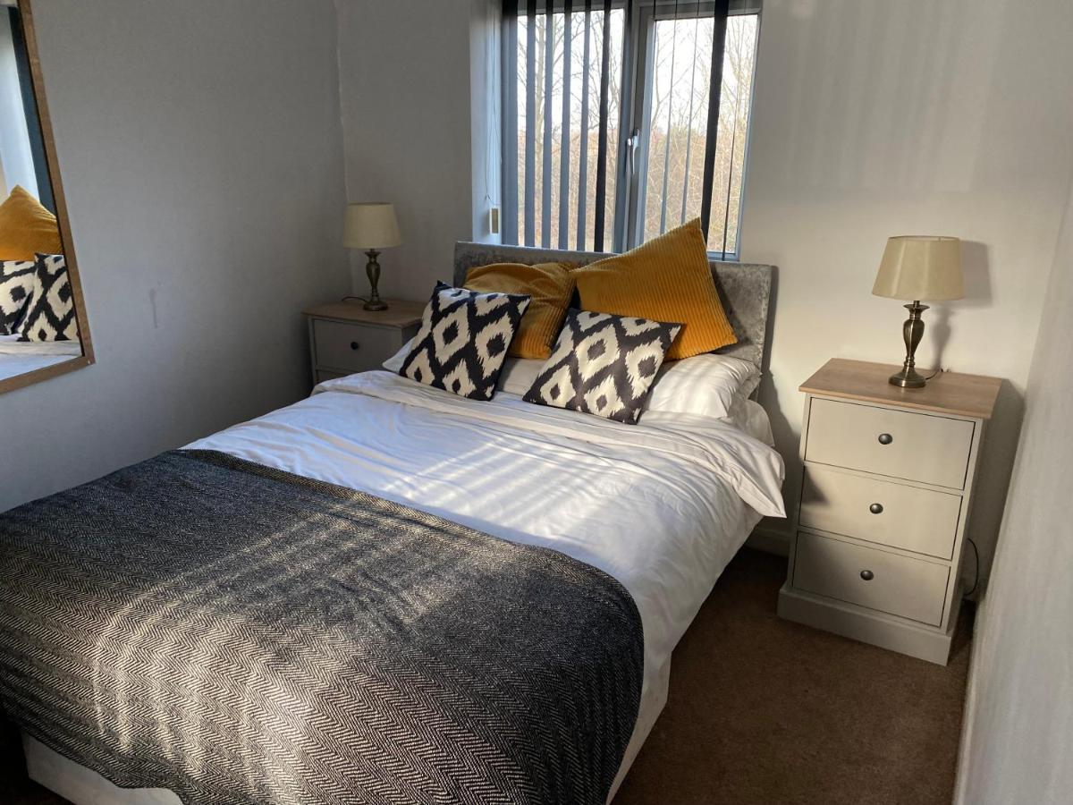 Cozy 4 Bedroom House In Smethwick With 4 Bathrooms Perfect For Contractors And Families Birmingham Kültér fotó