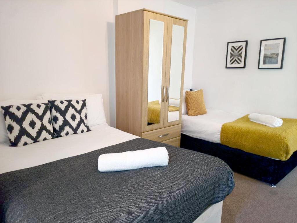 Cozy 4 Bedroom House In Smethwick With 4 Bathrooms Perfect For Contractors And Families Birmingham Kültér fotó