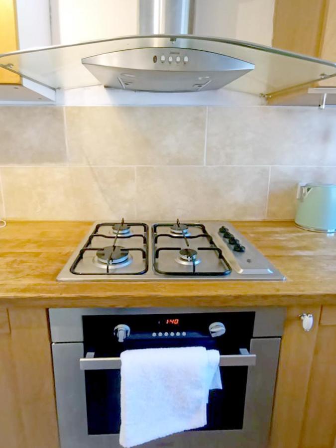 Cozy 4 Bedroom House In Smethwick With 4 Bathrooms Perfect For Contractors And Families Birmingham Kültér fotó
