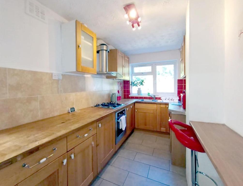 Cozy 4 Bedroom House In Smethwick With 4 Bathrooms Perfect For Contractors And Families Birmingham Kültér fotó